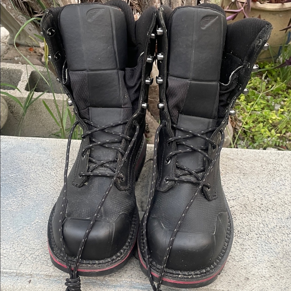 Red Wing Shoes Men's Black and Red Boots